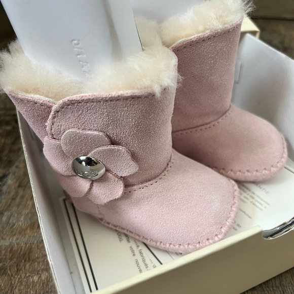 0-6 Month Pink Ugg booties - Picture 3 of 5